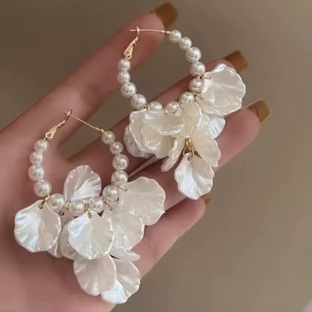 Pearl & Mother-of-Pearl Petal Hoop Earrings - White